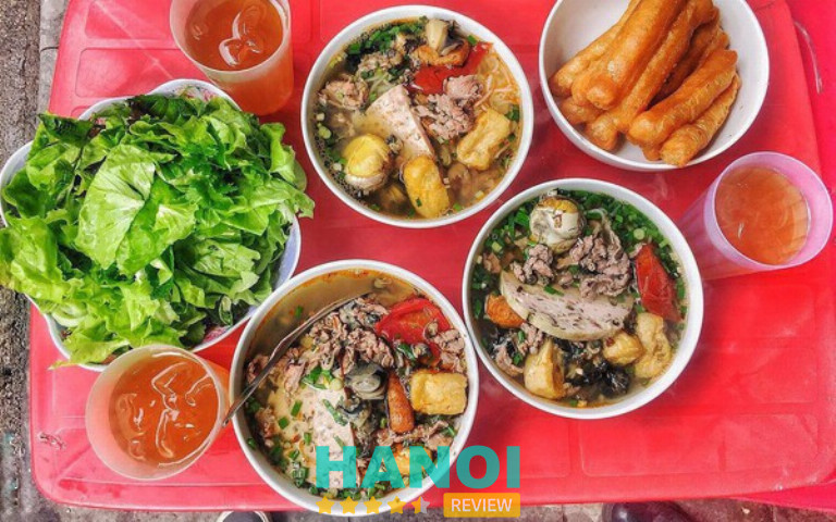 Bún ốc Cô Thêm ở Hà Nội